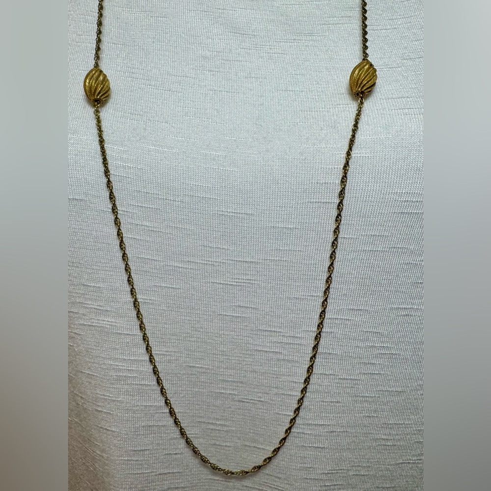 RARE!! Miriam Haskell Gold-tone Necklace with Gold-tone Twisted Barrel Beads - Picture 2 of 11